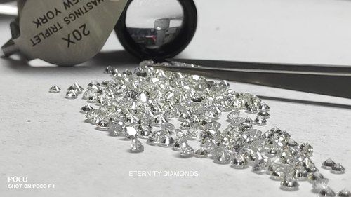 White Natural Polished Round Brilliant Cut Diamonds With 0.60 To 1.45 Mm Size And 0.003 To 0.0125 Carat Weight  Ideal