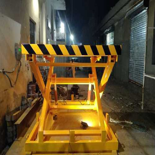 Yellow Hydraulic Scissor Lift - Body Material: Steel