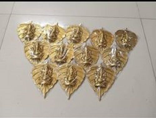 Easy To Clean Super And Attractive Door Hanging Ganesha With Golden Leaf For Decor