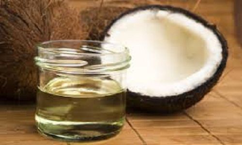 Common 100 % Pure Natural Coconut Oil With Yellowish Color Use In Hair Oiling