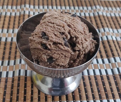 Choco Chips Ice Cream Delicious And Yummy Taste Made With Real Milk  Age Group: Children