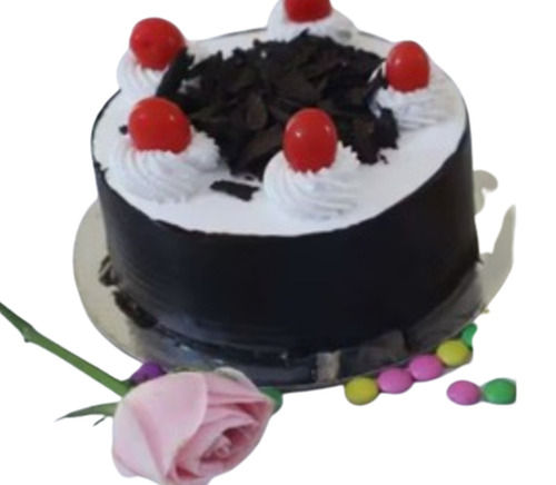 1 Kg Sweet And Delicious Topped With Cherry And Chocolate Wafer Chocolate Flavored Cake
