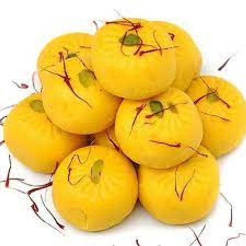 Delicious And Tasty A Grade Soft Texture Sweet Kesar Peda, Box Of 1 Kg