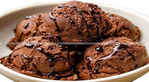 Sweet and Softy Chocolate Ice Cream with Chocolate Sauce