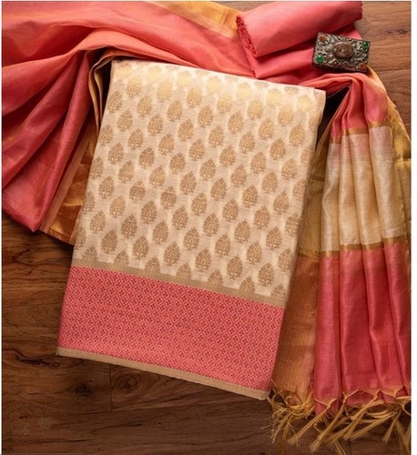 महिलाओं के लिए सांस लेने योग्य क्रीम और गुलाबी कढ़ाई वाला कॉटन पॉलिएस्टर अनस्टिच्ड भारतीय सूट