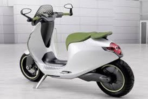 Alloy Steel Front Two Mirror Two Wheeler Bajaj Electric Scooty With Advance Technology 