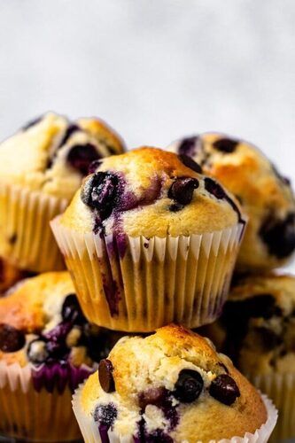 Tasty Fluffy Blueberry Chocolate Chip Cup Cake, 100 G  Fat Contains (%): 3.7 Grams (G)