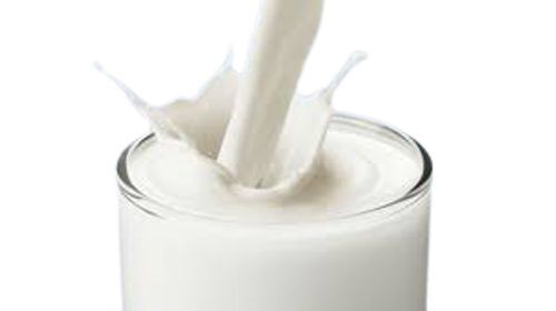 ताजा शुद्ध स्वस्थ और मूल स्वाद वाला सफेद भैंस का दूध, 1 लीटर का पैक
