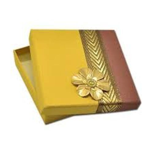 Glossy Lamination Attractive Designed Silkscreen Printed Corrugated Yellow Sweet Packaging Box 