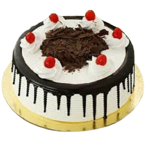 Chocolate Favour Cake Topped With Chocolate Wafers And Cherry For Birthday And Events, 1 Kg Fat Contains (%): 20 Grams (G)