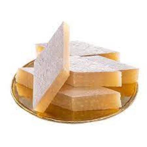 Sweet Gifts For Festival Premium Cashew Sweets Kaju Katli/Burfi  Carbohydrate: 10 Grams (G)