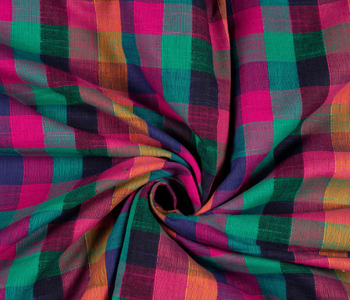 मल्टी कलर 230 मीटर लंबा वॉशेबल और हल्के वज़न का कॉटन चेक्ड पैचवर्क अनस्टिच्ड फ़ैब्रिक