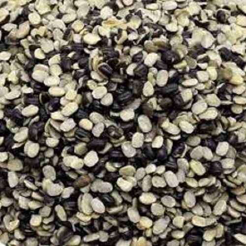 Commonly Cultivated 99% Pure Round Shaped Splited Healthy Dry Urad Dal