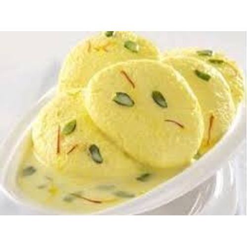 Freshly Made High Quality Product Taste Sweet Namkeen Liquid Pale Yellow Color Rasmalai