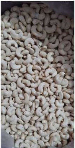 Rich In Vitamins Whole W320 Cashew Nuts