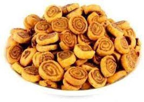 Bhakarwadi - 1 Kilogram | Low Fat, Spicy Crunchy Snack, Free From Impurities, 10-20% Fat