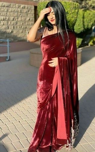 MAROON VELVET EMBELLISHED EMBROIDERED SAREE – Saad Ibrahim