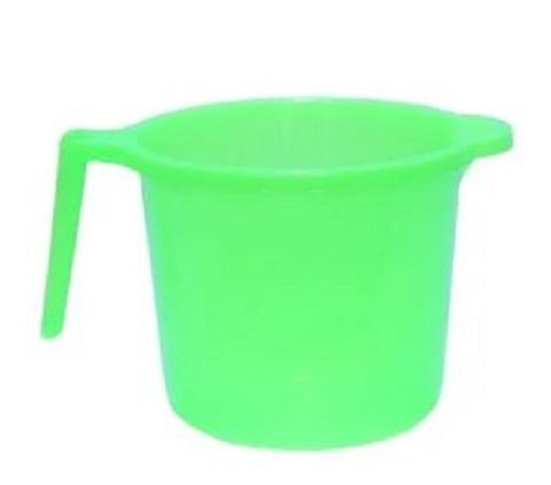 हल्का और टिकाऊ मजबूत बाथरूम ग्रीन प्लेन बाथरूम प्लास्टिक मग कैविटी मात्रा: सिंगल पीस