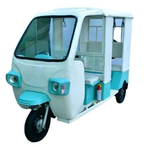 Battery Operated Heavy Duty White And Blue Electric Rickshaw