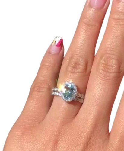 6 Best Valentine's Day Lab-Grown Diamond Jewelry Sales of 2023 | by Brides
