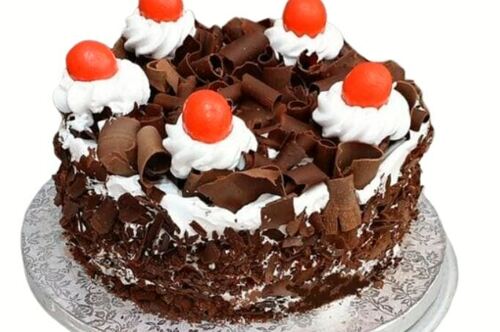 1 किलोग्राम मीठा और स्वादिष्ट ताजा बिना अंडे का गोल चॉकलेट फ्लेवर केक