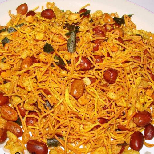 Spicy And Delicious Food Grade Besan Fried Ready To Eat Mixture Namkeen