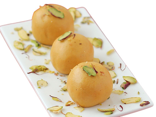 फ़ूड ग्रेड सॉफ्ट और स्वादिष्ट मीठे गोल बेसन के लड्डू शेल्फ लाइफ: 1 सप्ताह