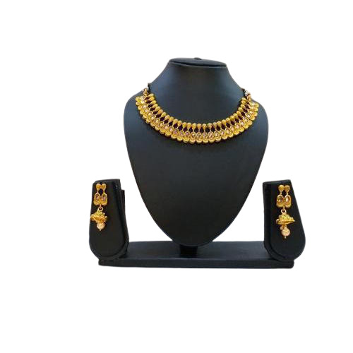 पार्टी में पहनने और एथनिक वियर के लिए सुंदर और एलिगेंट गोल्ड-प्लेटेड आर्टिफिशियल नेकलेस सेट लिंग: महिलाएं