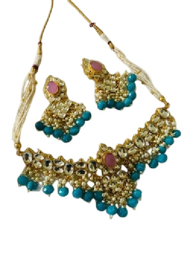 पर्ल और क्रिस्टल एक्सेंट के साथ सुंदर और एलिगेंट पार्टी और एथनिक वियर आर्टिफिशियल नेकलेस सेट