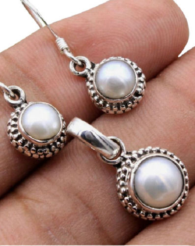 Party Wear Lightweight Skin-Friendly Moonstone Stone With Earing Grade: A