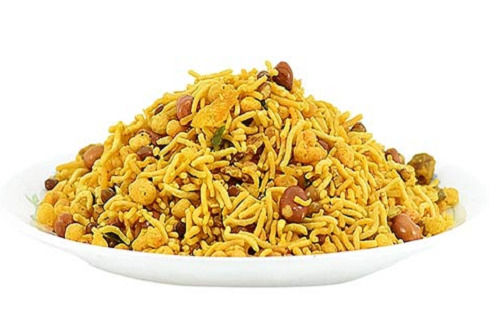 Food Grade Crispy And Spicy Mixture Namkeen With 3% Fat, 2% Protein Nutrients Values