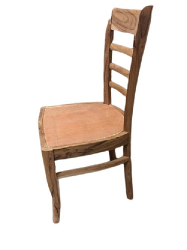 पेंटेड प्लेन डिज़ाइन वाली लकड़ी की चेयर