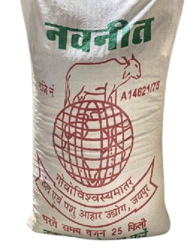 Best Quality Cattle Feed, Easy To Digest And Help Promote Healthy Growth In Animals Ash %: 0%