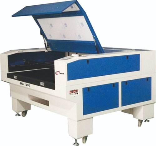 220 VFast And Reliable Lase Control Standard Design Laser Cutting Engraving Machine