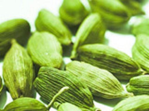 A Grade Oval Shape Hygienically Packed Dried Raw Green Cardamom