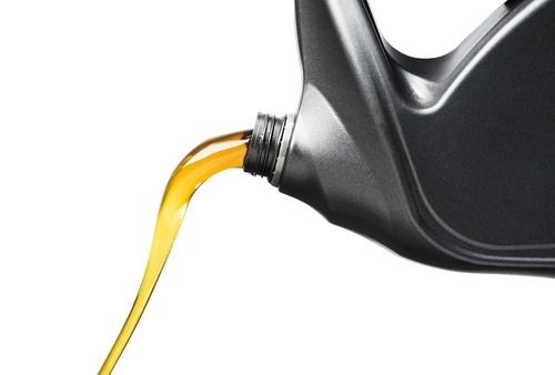 Pale Yellow 5% Water Content Engine Oil For Industrial And Automotive Density: 1000 Kilogram Per Cubic Meter (Kg/M3)