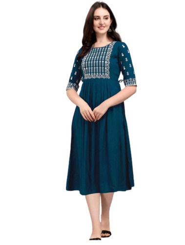 3/4Th Sleeve Casual Wear Round Neck Embroidered Rayon Kurtis Bust Size: 30 Inch (In)