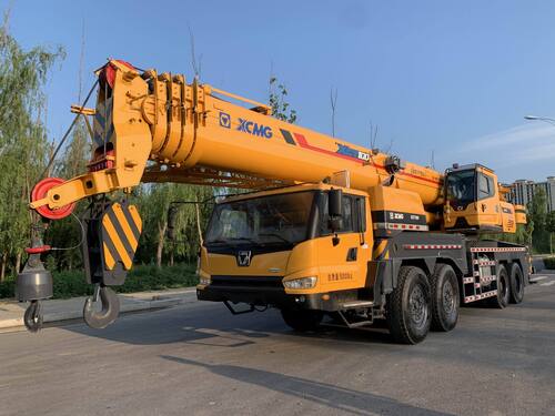 Blue Xcmg Xct100 100 Ton Truck Crane With 13.9M Boom