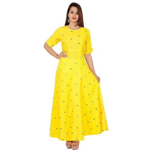 Casual Wear Round Neck Three-Fourth Sleeves Embroidered Rayon Ladies Kurti Bust Size: 36 Inch (In)