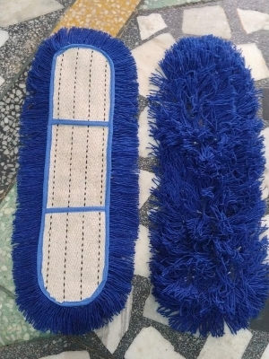 ब्राउन और रेड 2.8 फुट प्लास्टिक हैंडल इको फ्रेंडली सॉफ्ट ग्रास ब्रूम फर्श की सफाई के लिए