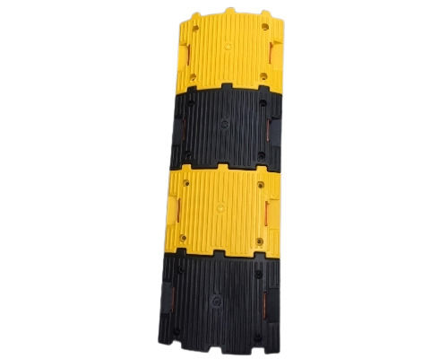 Premium Quality Black And Yellow Plastic Speed Breaker Dimension(L*W*H): 250*350*50 Mm