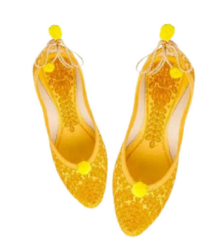 Rainy Yellow Color Flat Heel Ladies Fancy Jutti