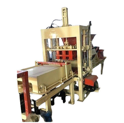 Automatic Concrete Block Making Machine Capacity: 15000 Bricks