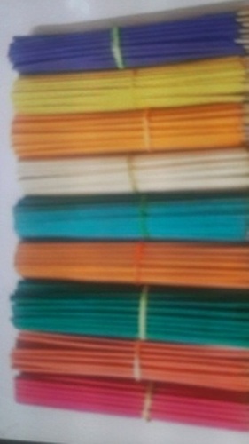 ध्यान और धार्मिक के लिए बहुरंगी अगरबत्ती