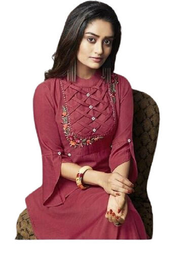 Casual Wear Regular Fit 3/4th Sleeve Round Neck Plain Kurtis For Ladies