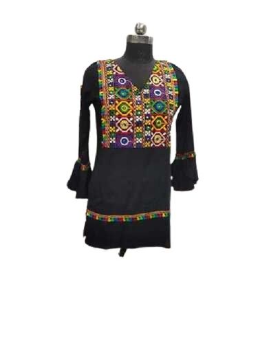 Women Free Size Rayon And Jaypuri Lace Tunic Bust Size: 32