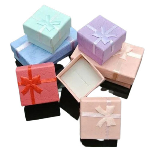 हल्के और पोर्टेबल स्क्वायर शेप प्लेन कार्डबोर्ड पैकिंग बॉक्स