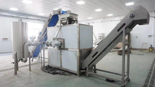 Automatic Vegetable Peeling Machine - 380 Voltage, Silver Finish | Fastest Peeling Speed, Energy Efficient Steam Technology, Versatile for Various Fruits and Vegetables