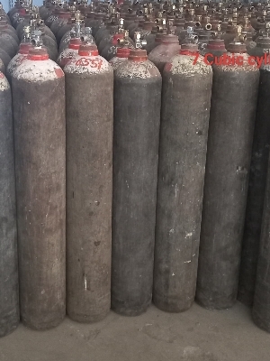 Use Oxygen Cylinder with Working Pressure of 150 kgf/cm2