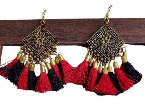 Golden Tone Lightweight Thread Tessel Earrings 